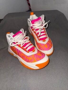 NWOT Moolah basketball kicks